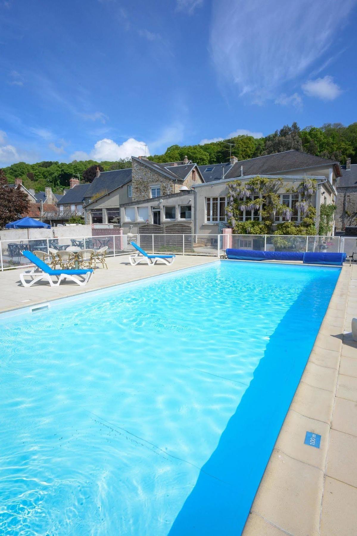 De La Baie Hotel 2*